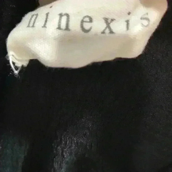 Ninexis Black One Shoulder top | Size Medium - Picture 3 of 4